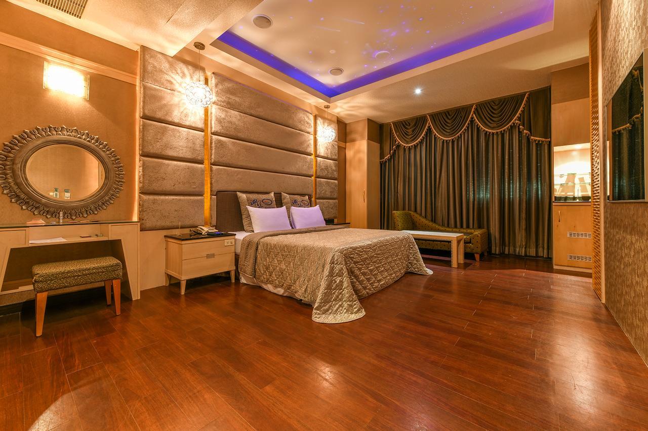 Hwu Meei Motel Tainan Exterior photo