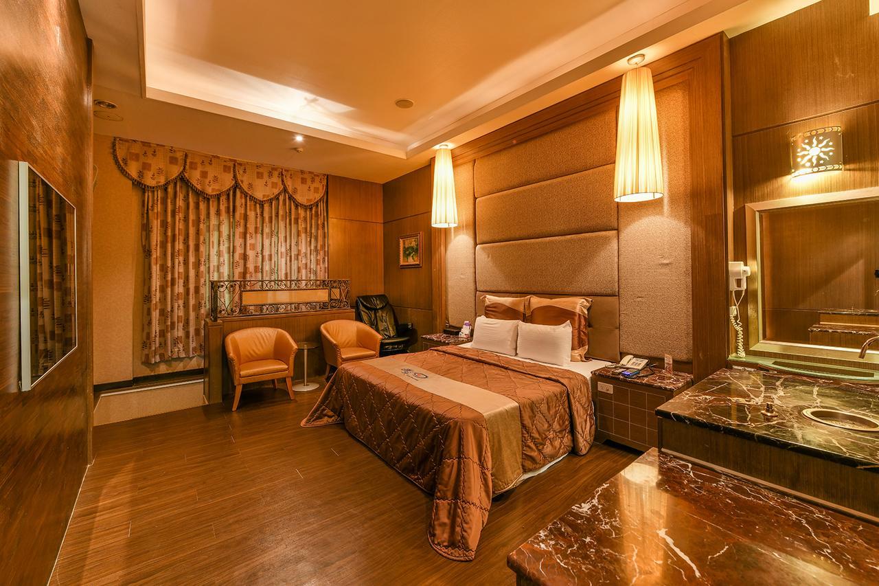 Hwu Meei Motel Tainan Exterior photo